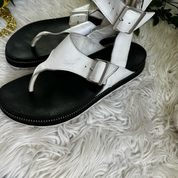Sorel White roaming T strap sandals